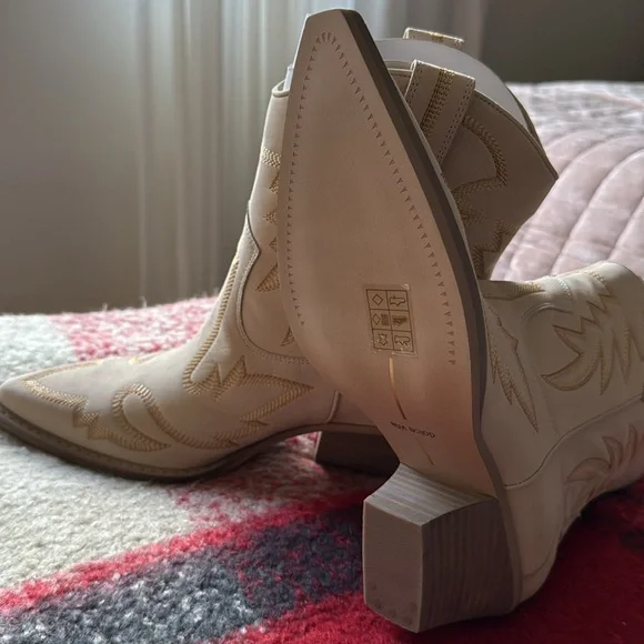 Dolce vita Tan Western Boots for Women - Picture 2 of 4